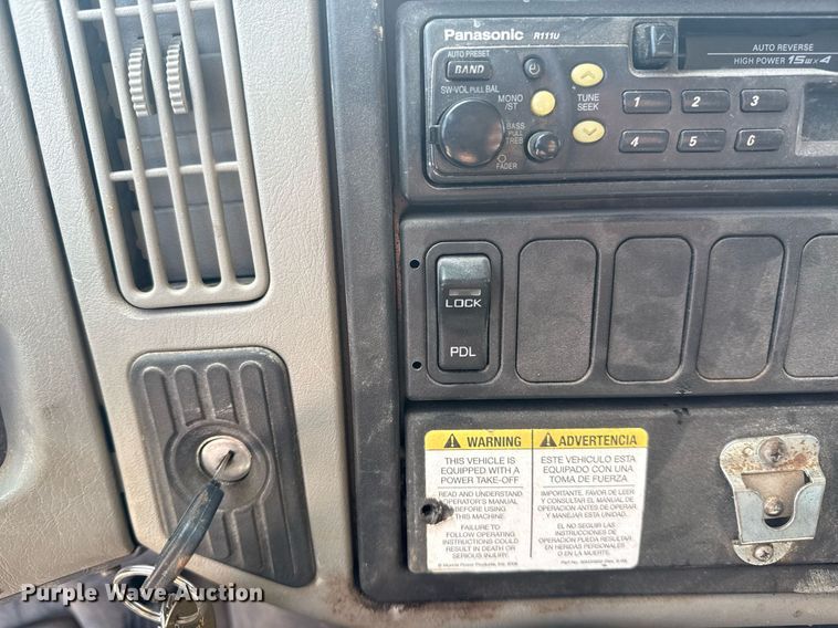 image for item DS3804 2008 International 7400 dump truck