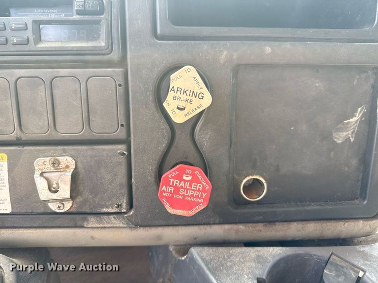 image for item DS3804 2008 International 7400 dump truck