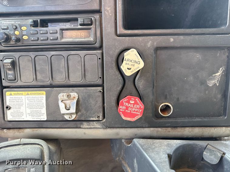 image for item DS3804 2008 International 7400 dump truck