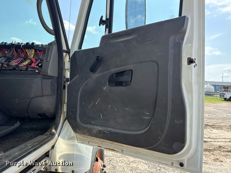 image for item DS3804 2008 International 7400 dump truck