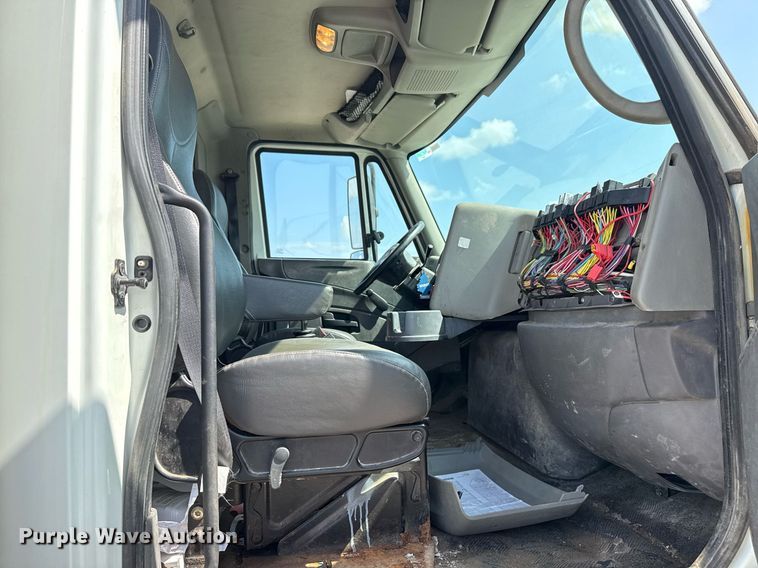 image for item DS3804 2008 International 7400 dump truck