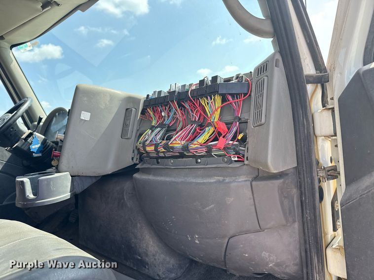 image for item DS3804 2008 International 7400 dump truck