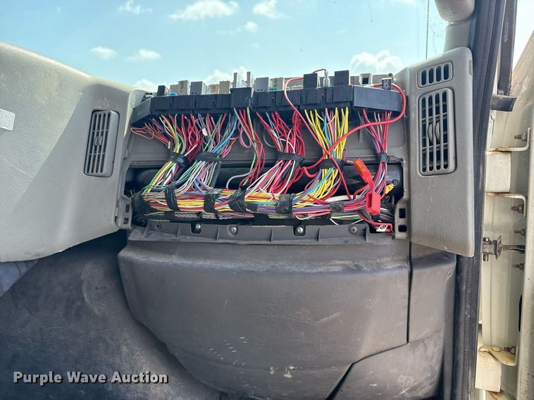 image for item DS3804 2008 International 7400 dump truck