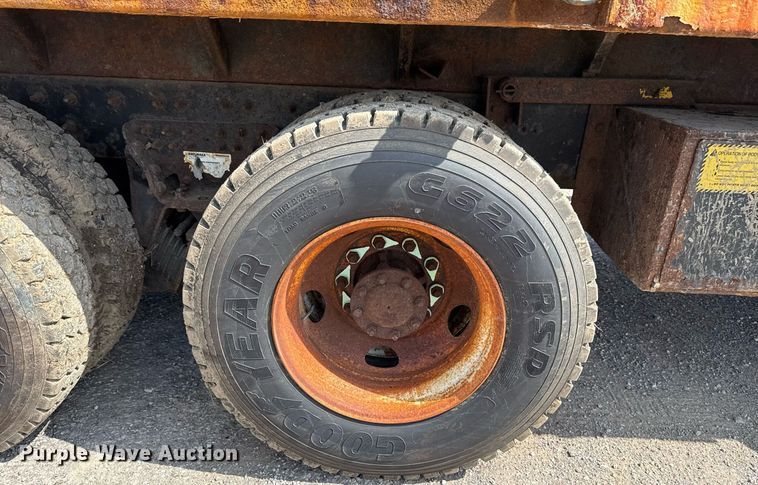 image for item DS3804 2008 International 7400 dump truck