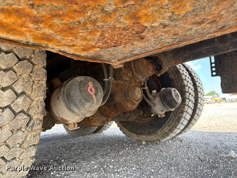 image for item DS3804 2008 International 7400 dump truck