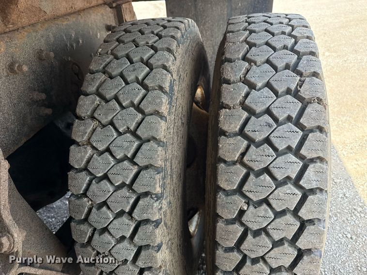 image for item DS3804 2008 International 7400 dump truck