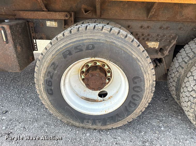 image for item DS3804 2008 International 7400 dump truck