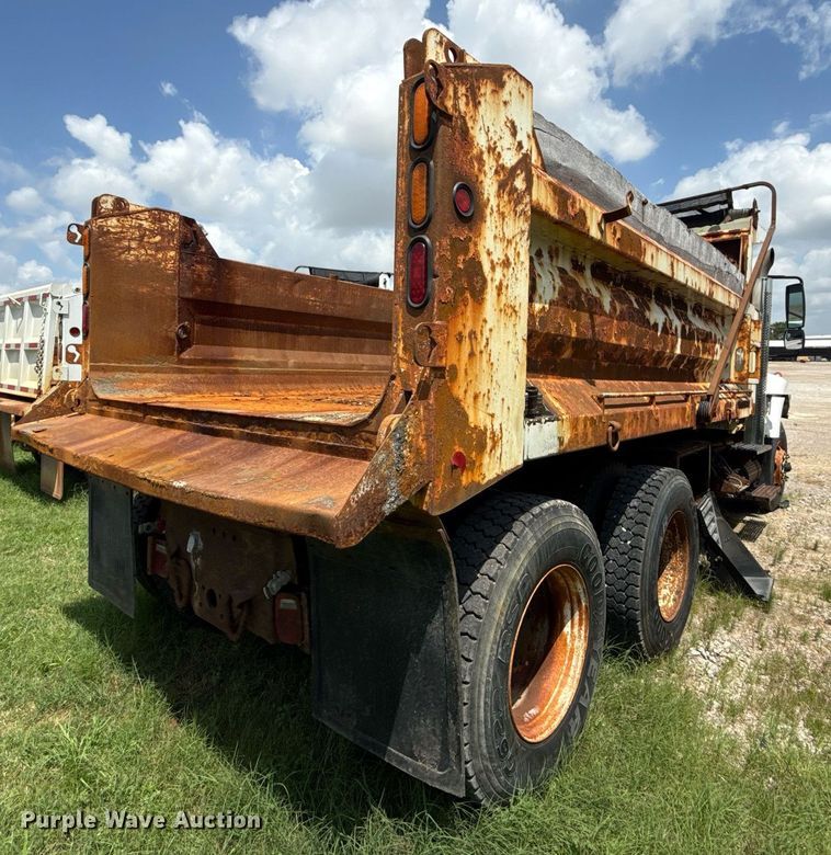 image for item DS3805 2009 International 7400 dump truck