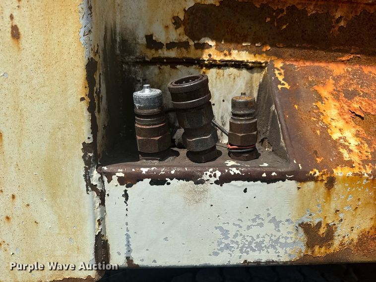 image for item DS3805 2009 International 7400 dump truck