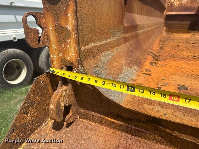 image for item DS3805 2009 International 7400 dump truck