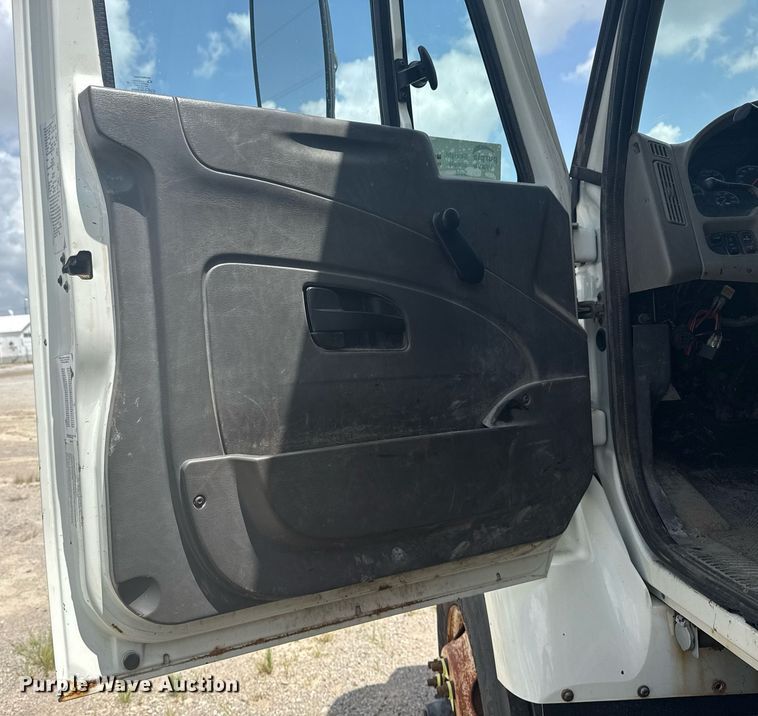 image for item DS3805 2009 International 7400 dump truck