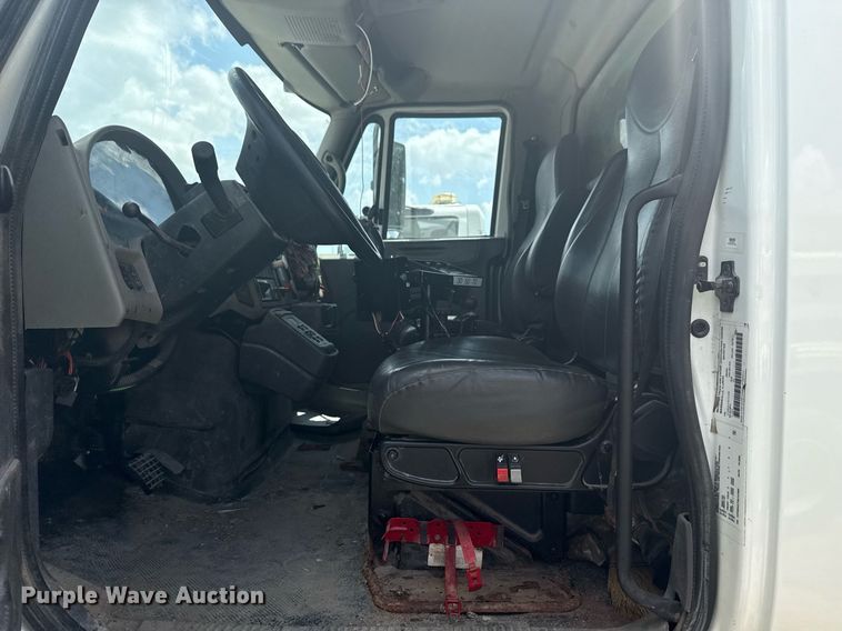 image for item DS3805 2009 International 7400 dump truck