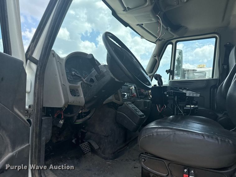 image for item DS3805 2009 International 7400 dump truck