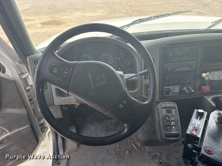 image for item DS3805 2009 International 7400 dump truck