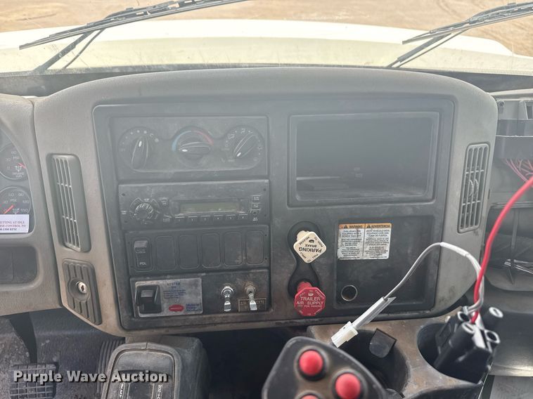 image for item DS3805 2009 International 7400 dump truck