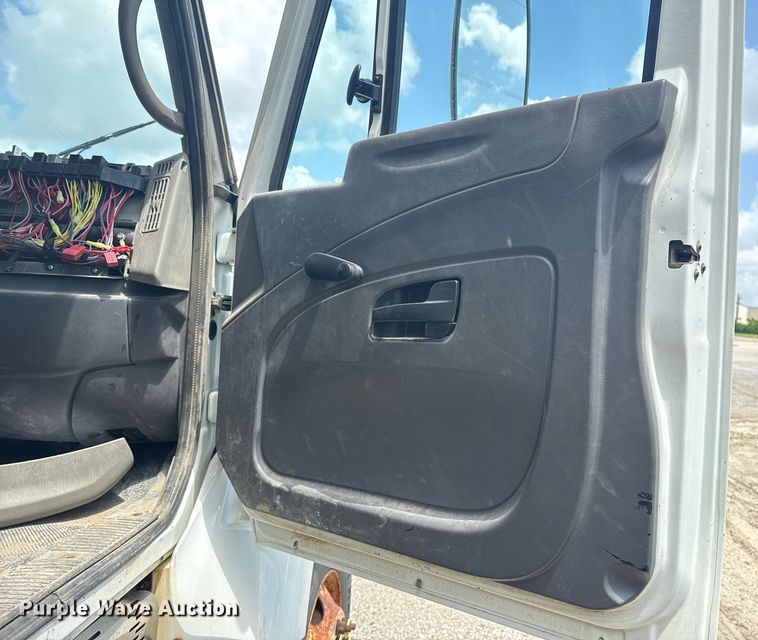 image for item DS3805 2009 International 7400 dump truck