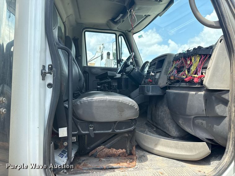 image for item DS3805 2009 International 7400 dump truck