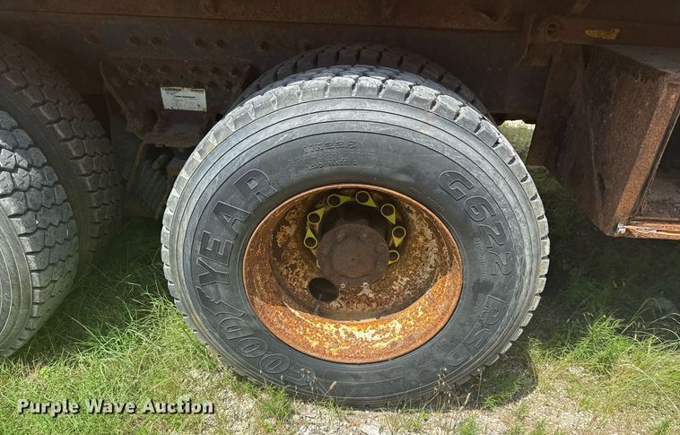 image for item DS3805 2009 International 7400 dump truck