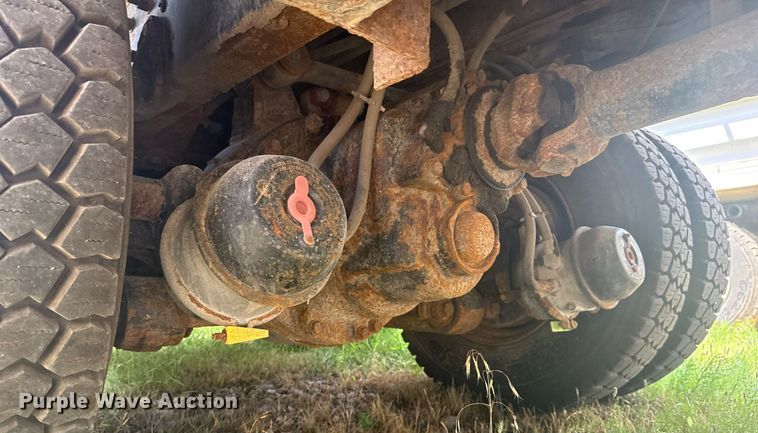 image for item DS3805 2009 International 7400 dump truck