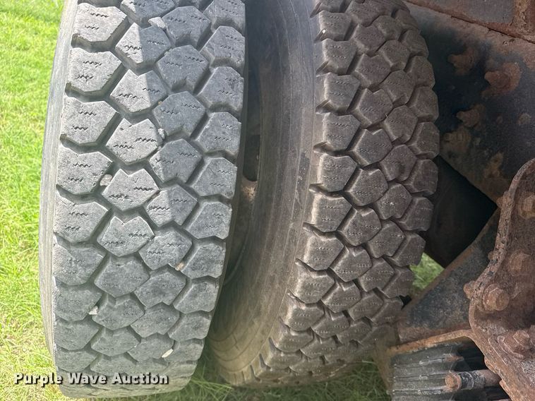 image for item DS3805 2009 International 7400 dump truck