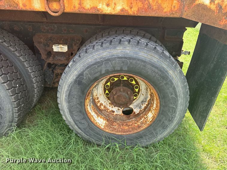 image for item DS3805 2009 International 7400 dump truck