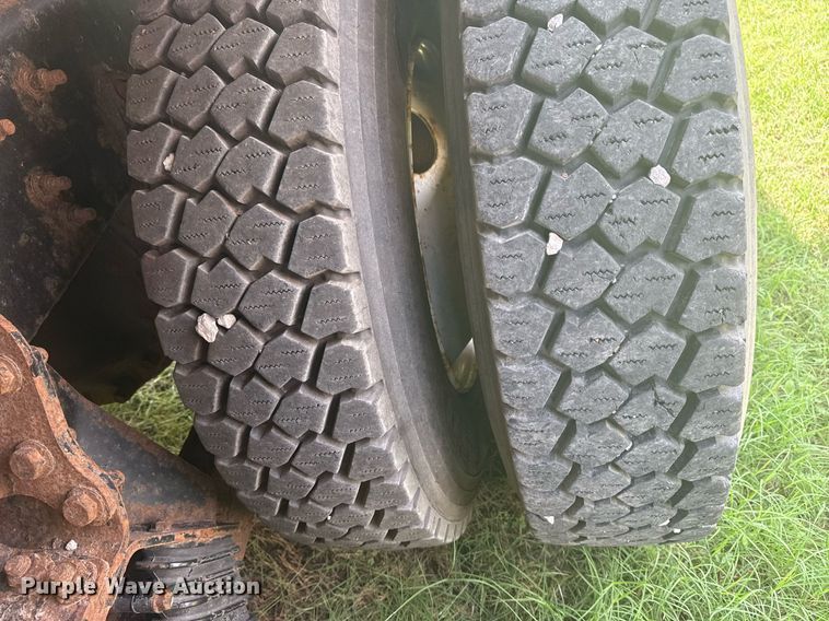 image for item DS3805 2009 International 7400 dump truck