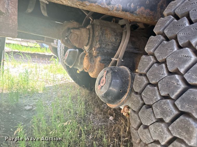 image for item DS3805 2009 International 7400 dump truck