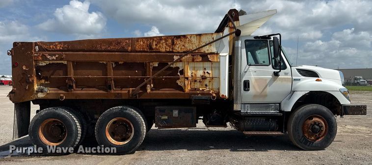 image for item DS3806 2008 International 7400 dump truck