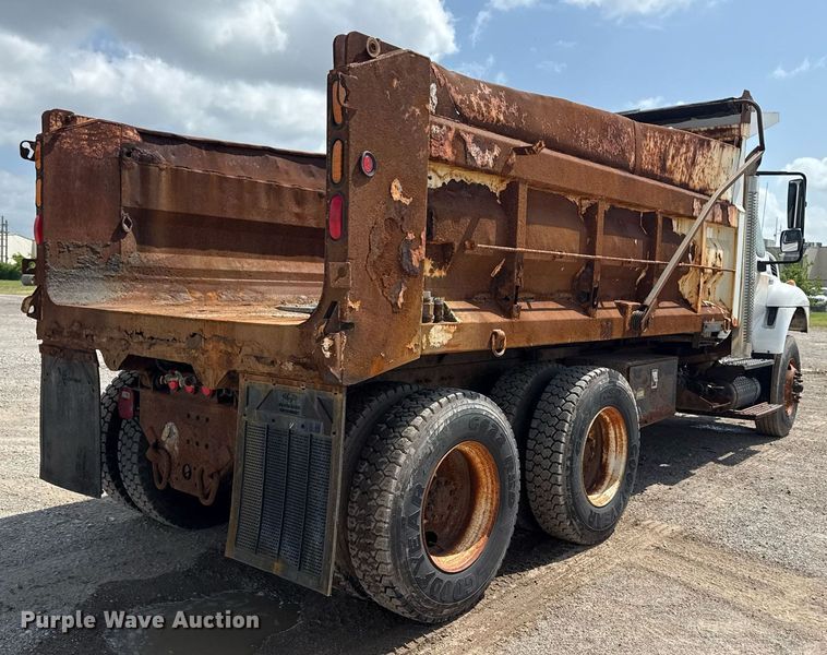 image for item DS3806 2008 International 7400 dump truck