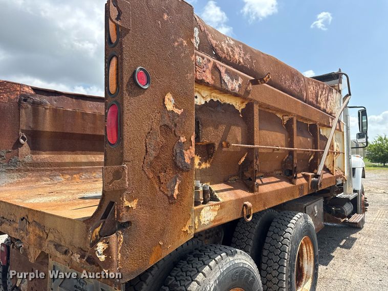 image for item DS3806 2008 International 7400 dump truck