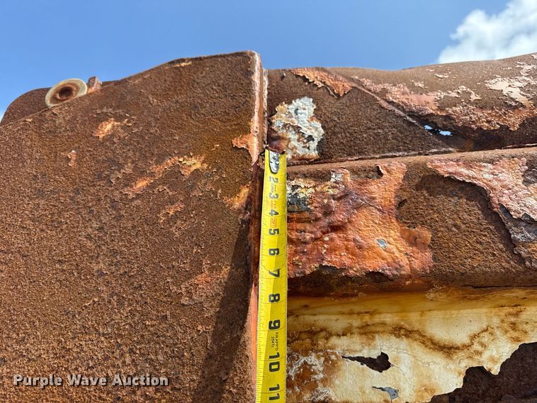 image for item DS3806 2008 International 7400 dump truck