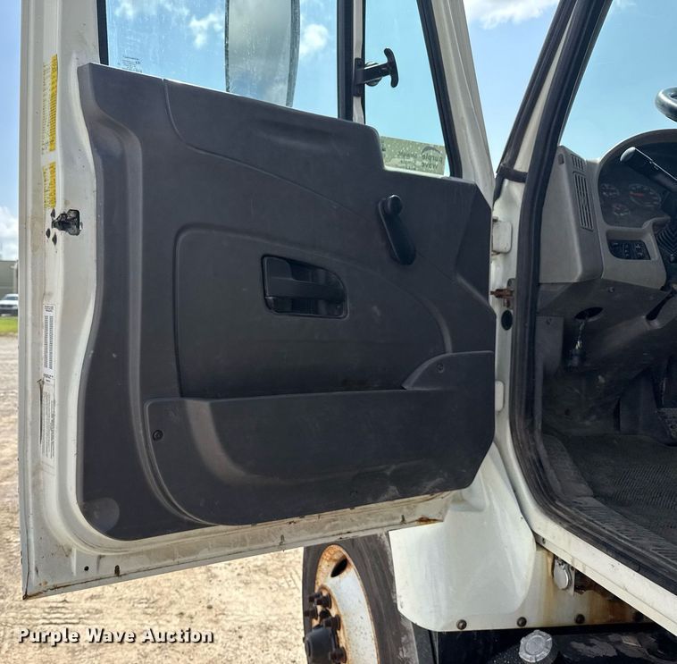 image for item DS3806 2008 International 7400 dump truck