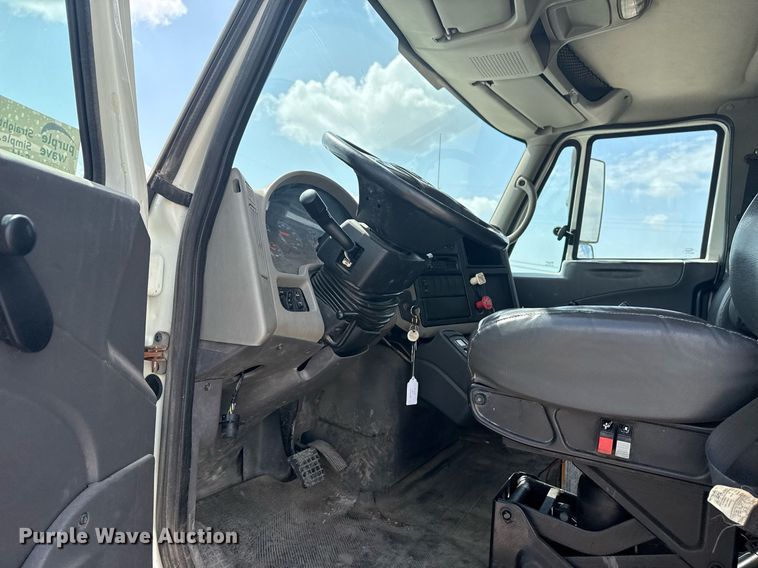 image for item DS3806 2008 International 7400 dump truck