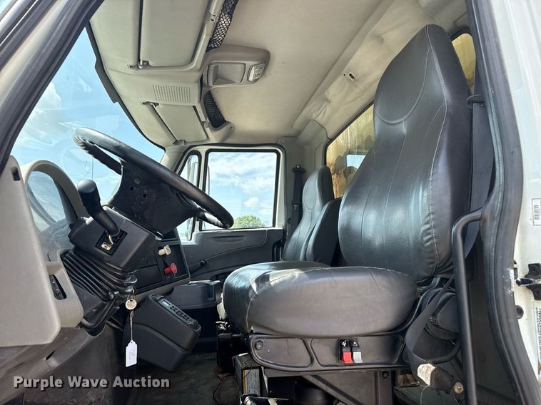 image for item DS3806 2008 International 7400 dump truck