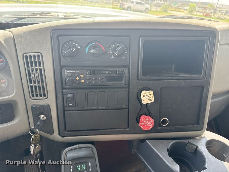 image for item DS3806 2008 International 7400 dump truck