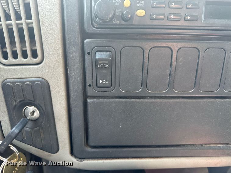 image for item DS3806 2008 International 7400 dump truck