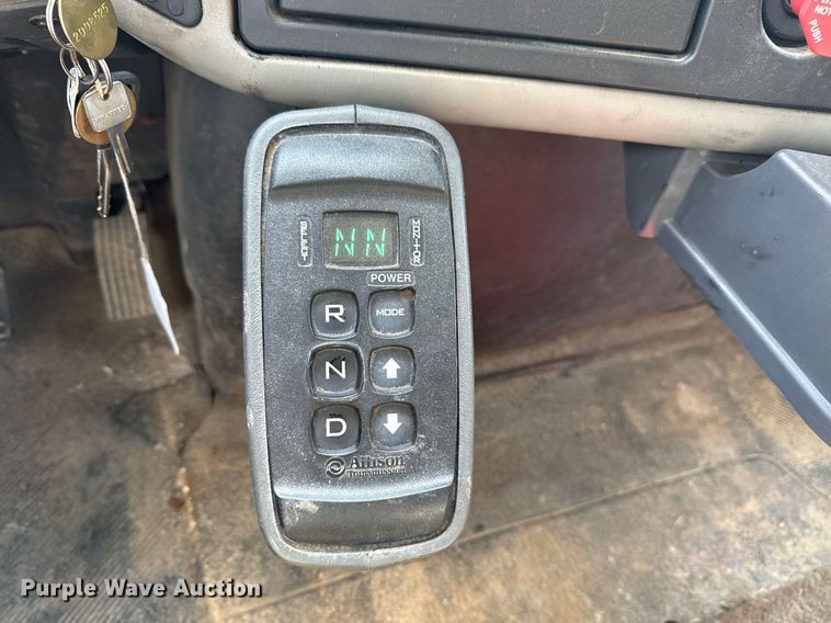 image for item DS3806 2008 International 7400 dump truck