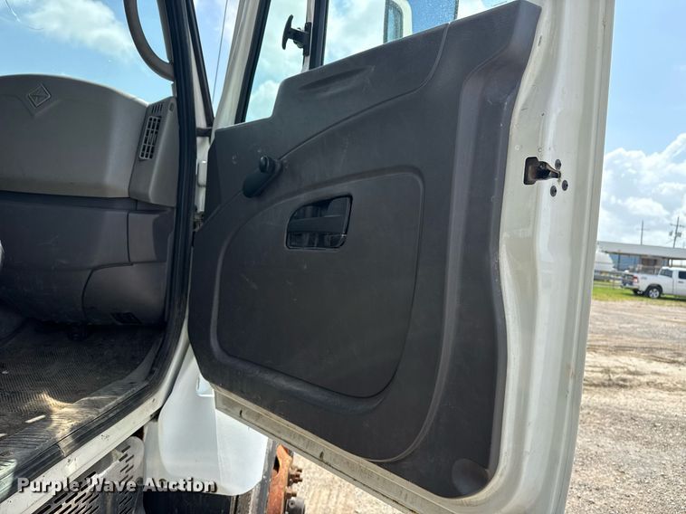 image for item DS3806 2008 International 7400 dump truck