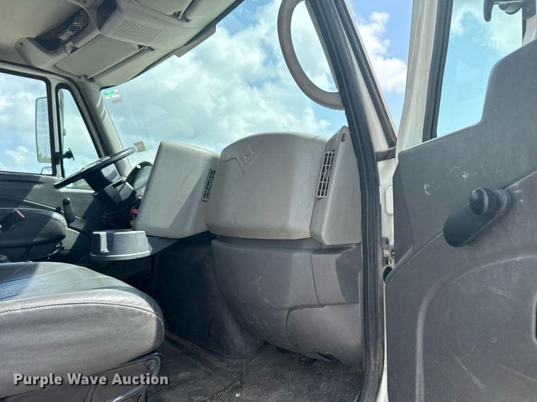 image for item DS3806 2008 International 7400 dump truck