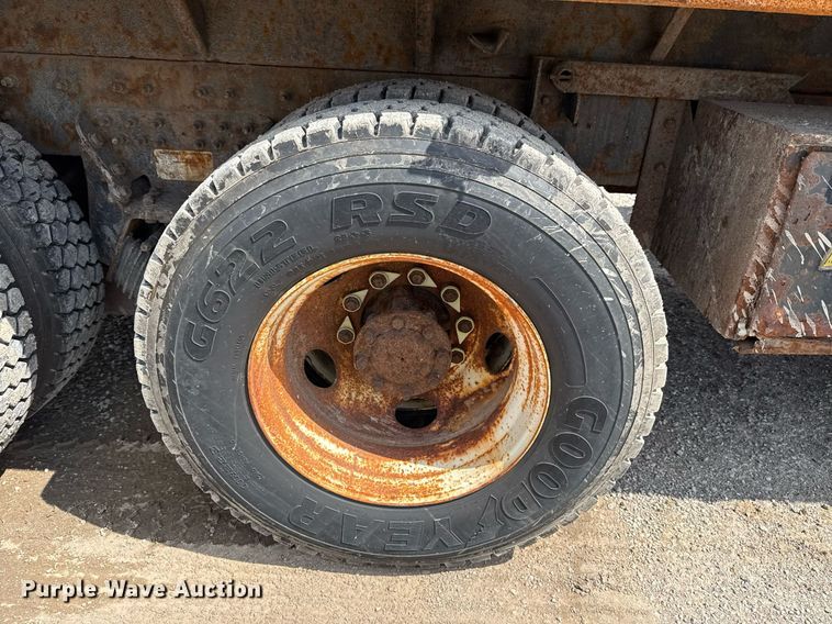 image for item DS3806 2008 International 7400 dump truck