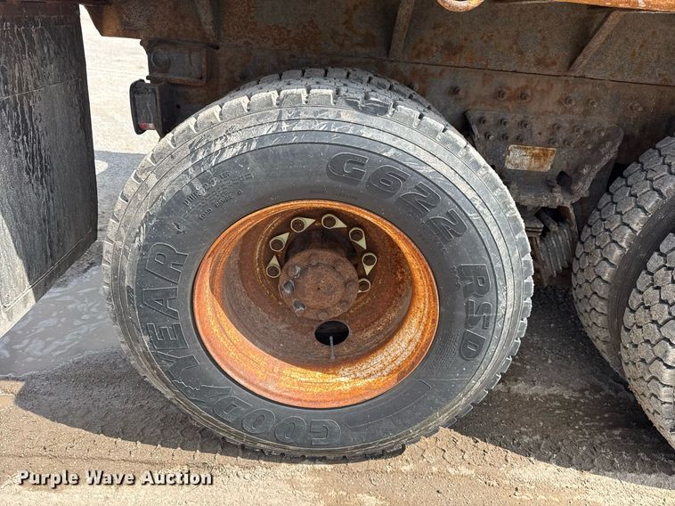 image for item DS3806 2008 International 7400 dump truck