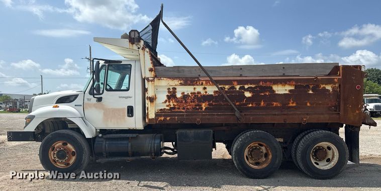 image for item DS3807 2009 International 7400 dump truck