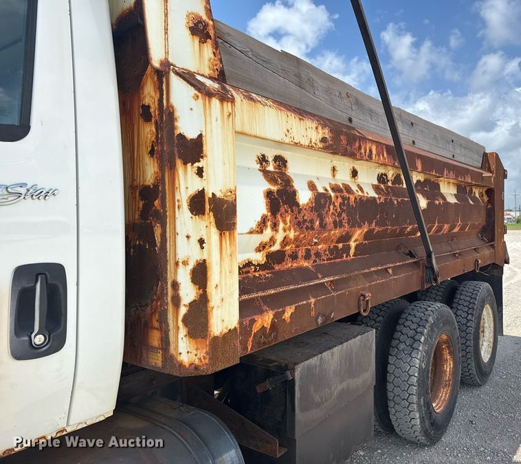 image for item DS3807 2009 International 7400 dump truck