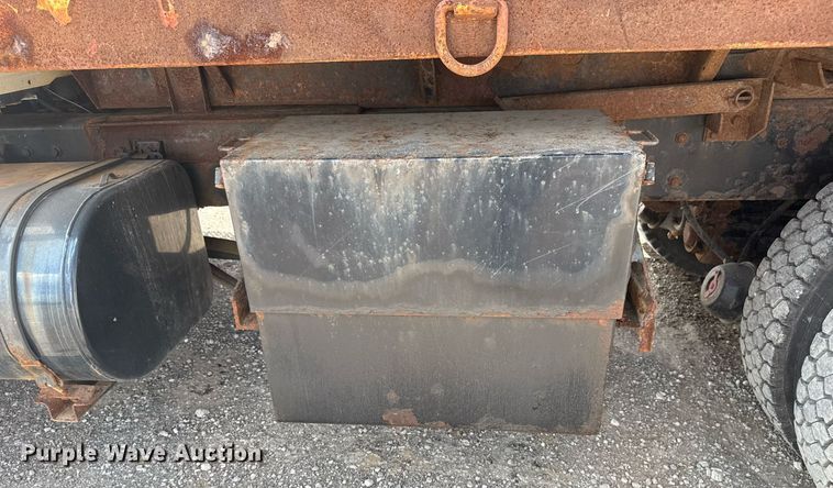 image for item DS3807 2009 International 7400 dump truck