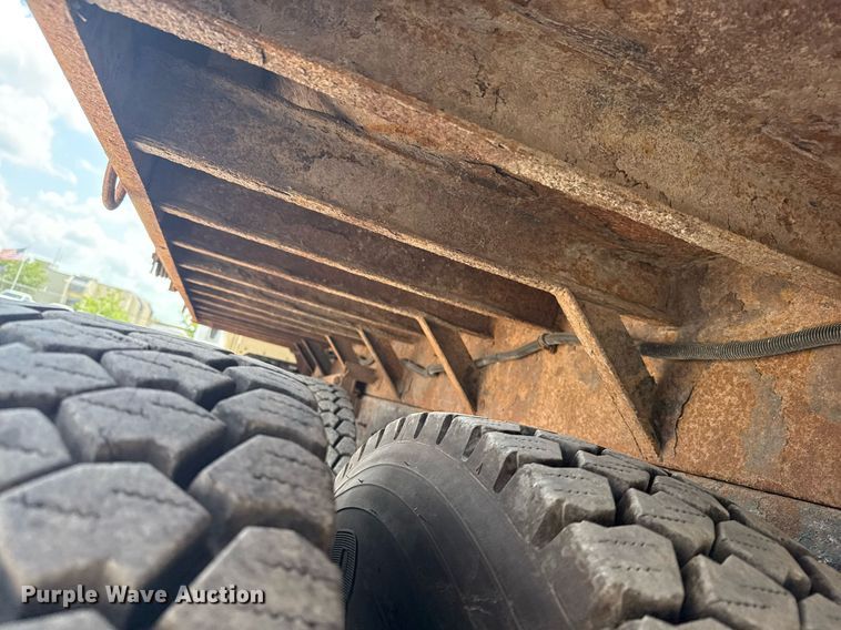 image for item DS3807 2009 International 7400 dump truck