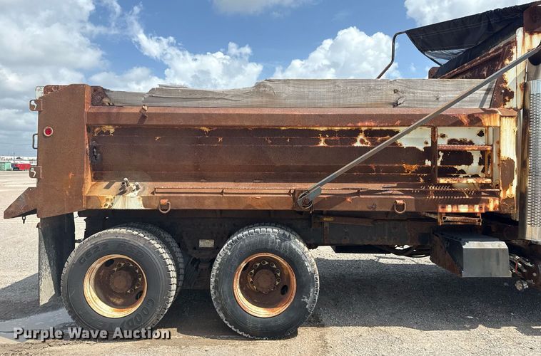 image for item DS3807 2009 International 7400 dump truck