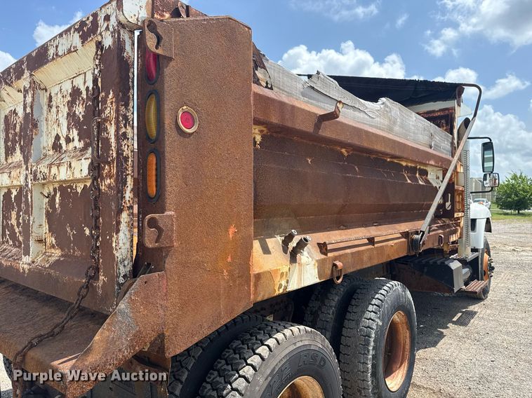 image for item DS3807 2009 International 7400 dump truck