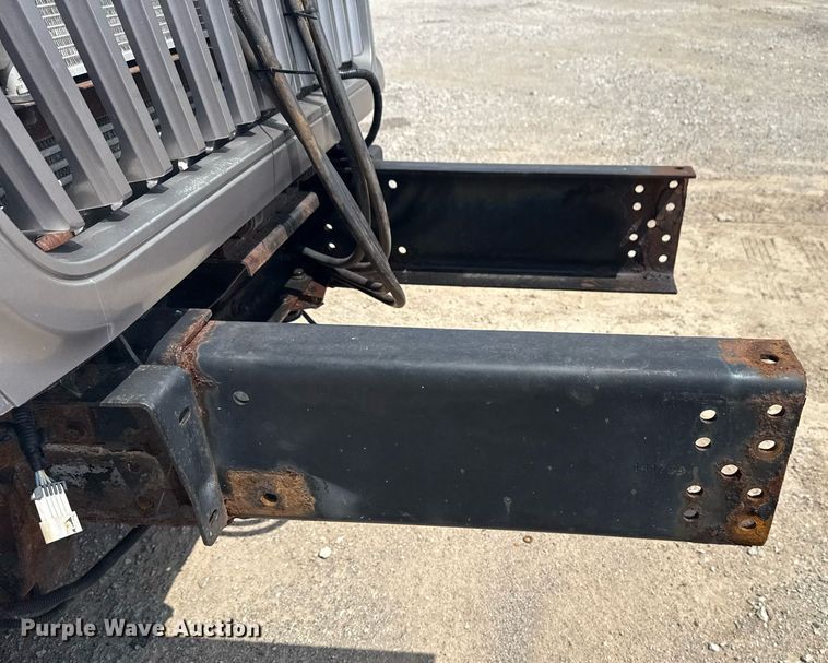 image for item DS3807 2009 International 7400 dump truck