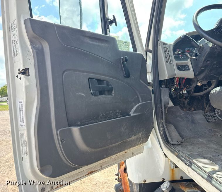 image for item DS3807 2009 International 7400 dump truck