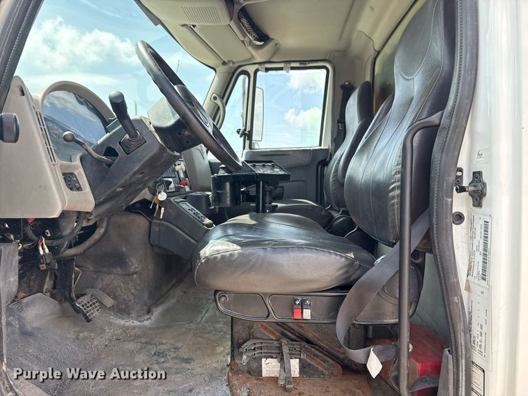 image for item DS3807 2009 International 7400 dump truck